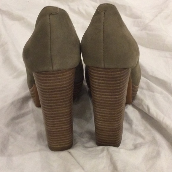 Gianni Bini Green Leather Platform Heels Size 9 - Picture 5 of 8